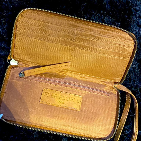 FREE PEOPLE- vegan leather wallet - Picture 6 of 6